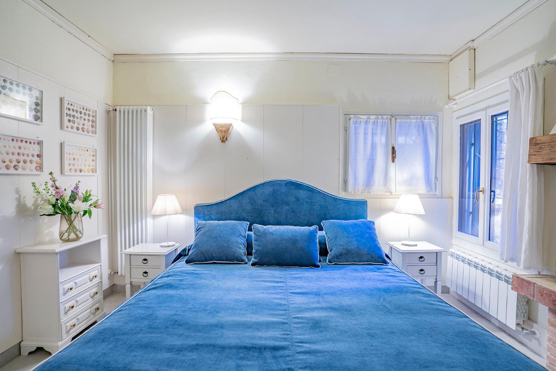 Lo Squero 1 The Secret Courtyard In Dorsoduro Apartment Venesia Bagian luar foto
