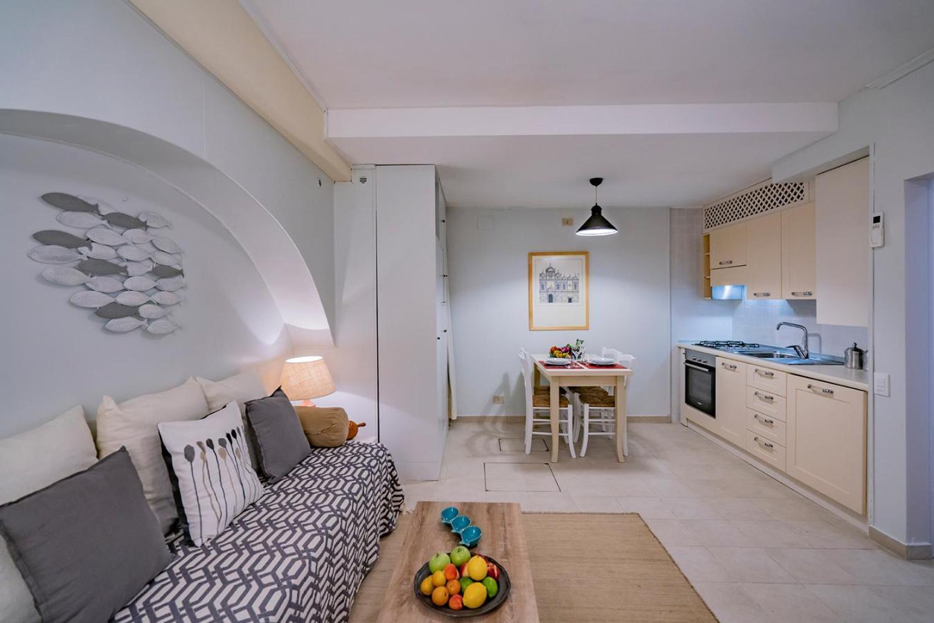 Lo Squero 1 The Secret Courtyard In Dorsoduro Apartment Venesia Ruang foto